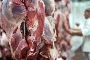 reducir consumo de carne - carne colgada
